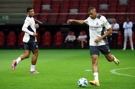 到他们在场 到他们在场